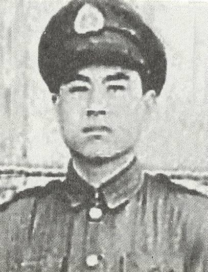 1943年，飞贼“赛狸猫”在北平街头被日本特务当众扇耳光，他一气之下，竟潜入冈村