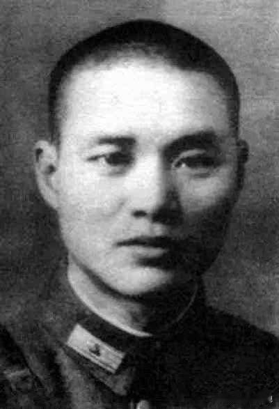 1981年，沈醉到香港探亲，并见到了已经改嫁的妻子，他沉默片刻后，对妻子的现丈夫