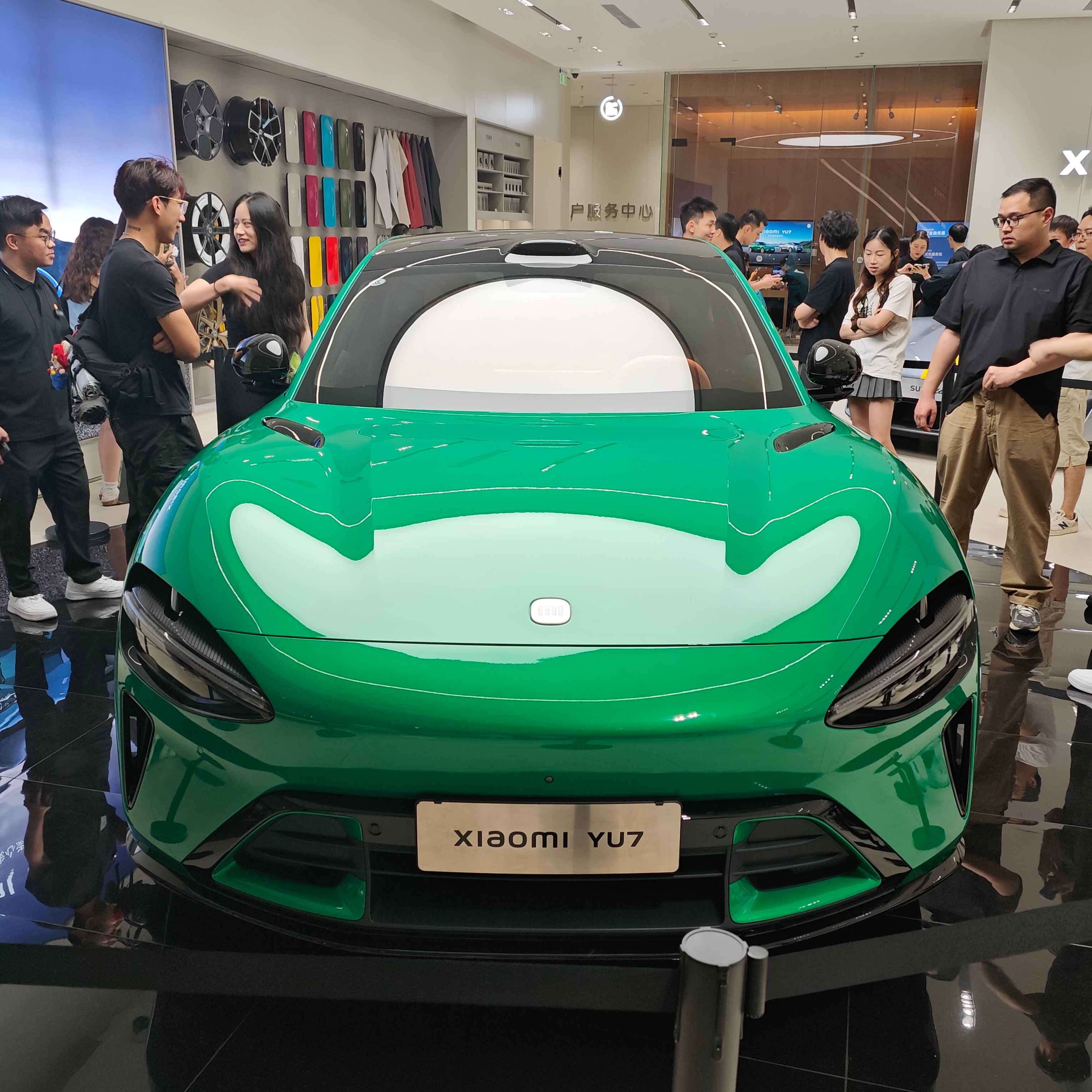 全民拍车 人也太多了销售也很多对销量很有信心的样子 ​​​