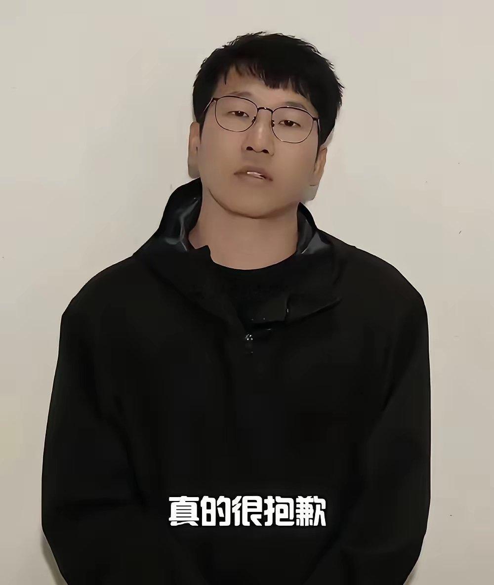 石明的现状，脑子里只蹦出四个字：职场大忌。当初董宇辉另立门户，他本是最该跟着出去