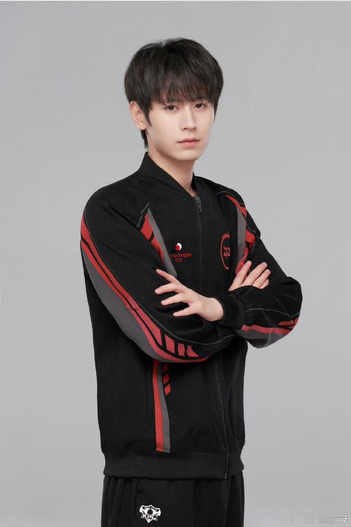 无畏慢镜头回眸  无畏0帧起手回眸包帅的  无畏真的杀疯了！！慢镜头回眸我一整个