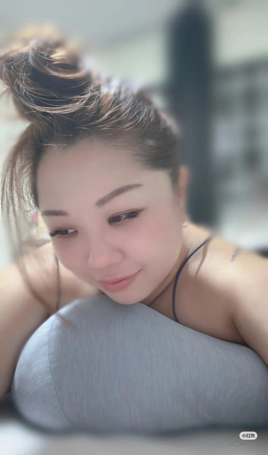 话说新加坡近几年就推出了许多样靓身材正，气质也相当不错的新晋博主，而十一就是其中