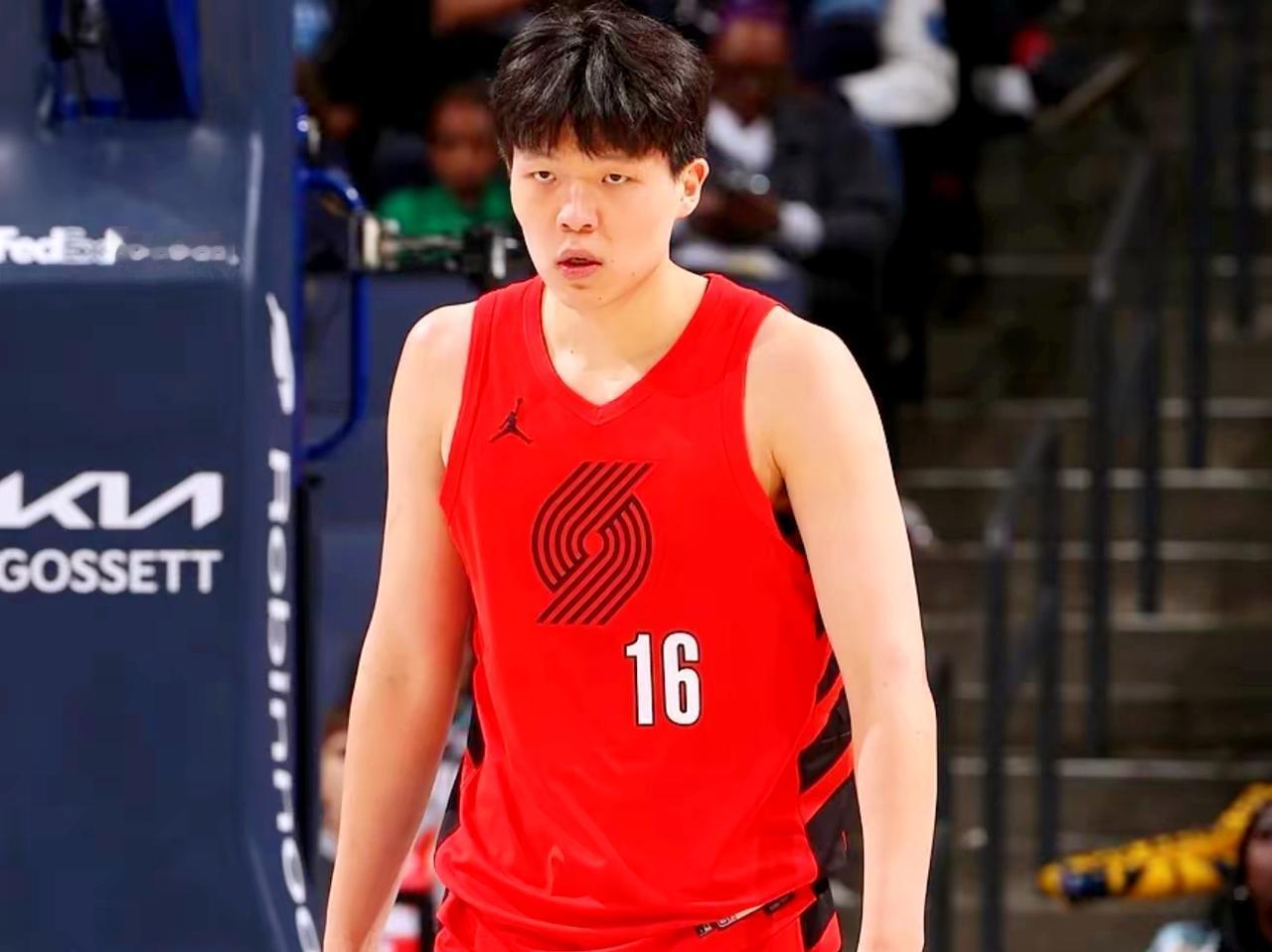 阿夫迪亚伤停，开拓者场面混乱，杨瀚森依然稳定

开拓者对阵勇士，由于球队核心阿夫