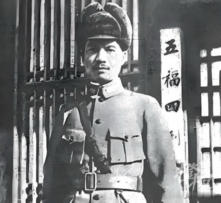 抗战时期，一名高级国军将领公开教唱《义勇军进行曲》等红色抗日歌曲，被上级质疑赤化