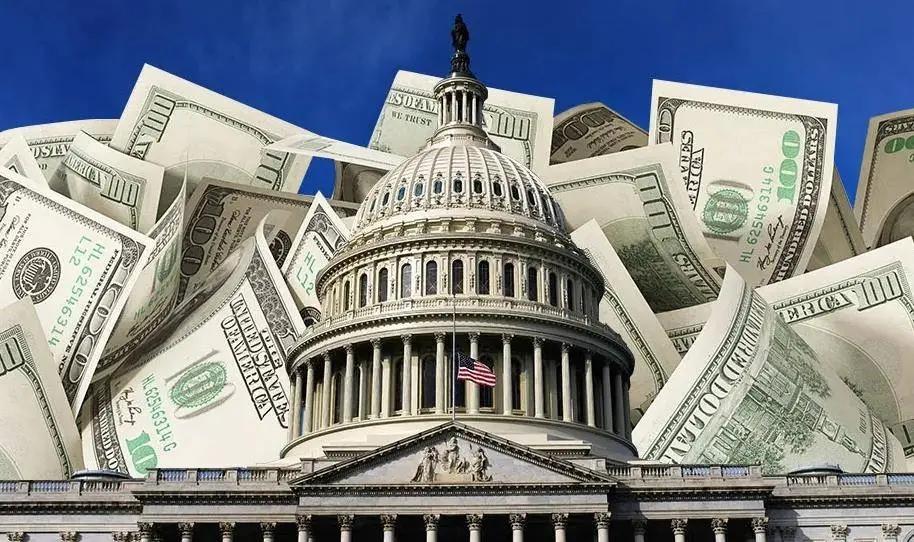 美国债务突破39万亿美元。官方数据显示，十年内债务翻了一番——从2016年的19
