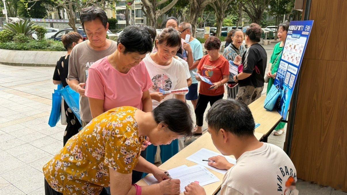 厦门一线劳动者收到了新邻居见面礼 【盒马厦门开业前开展公益送礼 为一线劳动者和特