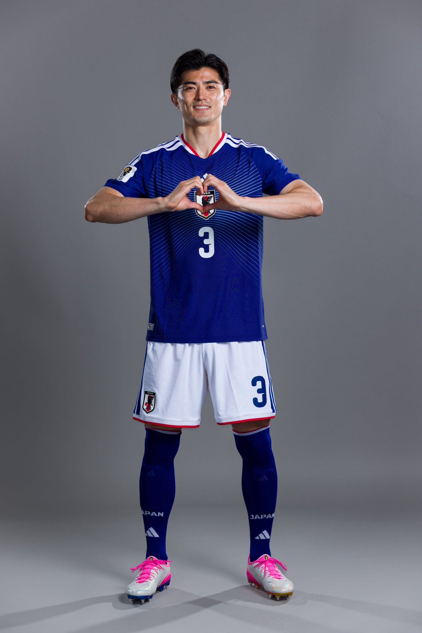 世界杯サッカー日本代表 【日本代表公式写真】🧤GK1 鈴木彩艶🛡️DF2 菅