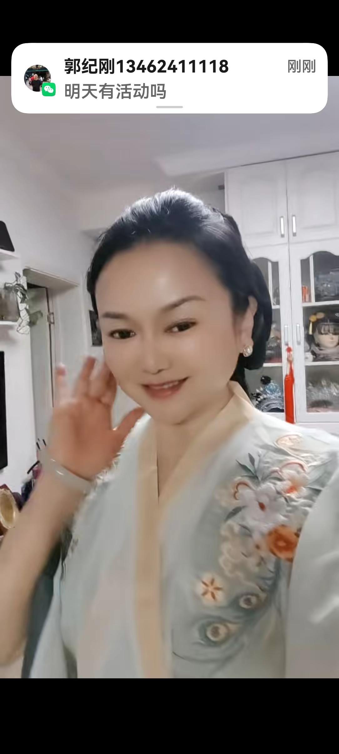 爱上国风穿搭 容本宫得瑟一下 今天当一回古典美人 我是汉服爱好者 哈哈一笑百媚生