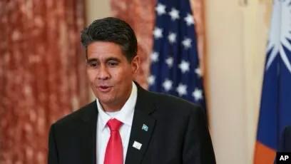 新加坡联合早报今天报道：“帕劳总统指责中国大陆将旅游业作为武器，试图迫使该国与台