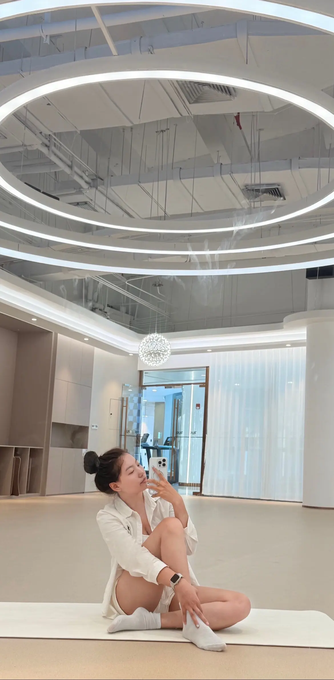 今天喷的香水是圣罗兰自由之水 非常符合我的21岁年轻 自由 骄傲 美丽