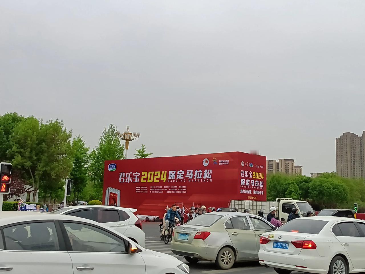 保定马拉松绝对是最好看、好吃、好玩的马拉松啦！
 就在明天上午7:30，万众期待