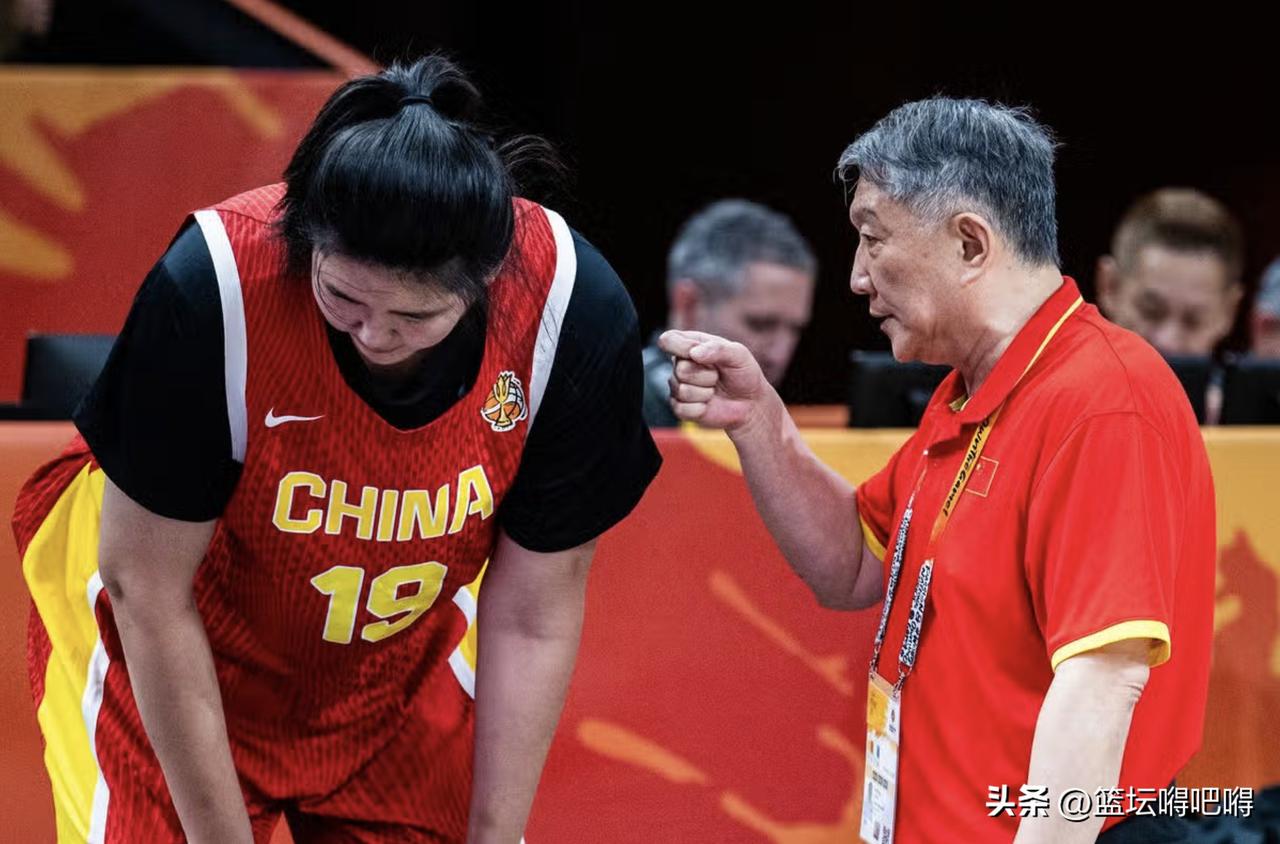 张子宇适不适合打篮球，答案是肯定的，非常适合！篮球本身就是长人运动，虽说不少小个