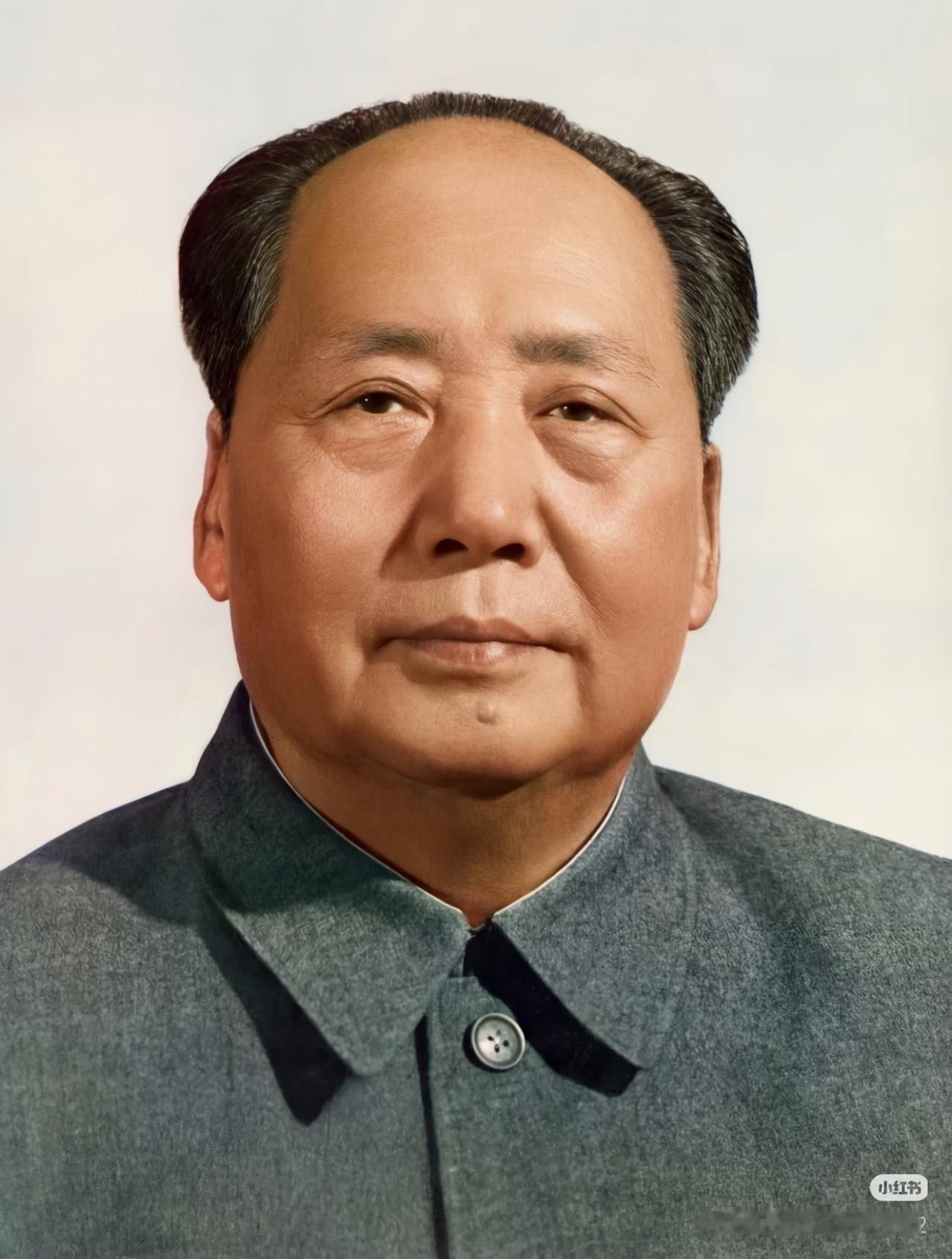 岁月流转，伟人精神永存。
在那个风雨飘摇的年代，毛主席带领无数先辈浴血奋斗，建立