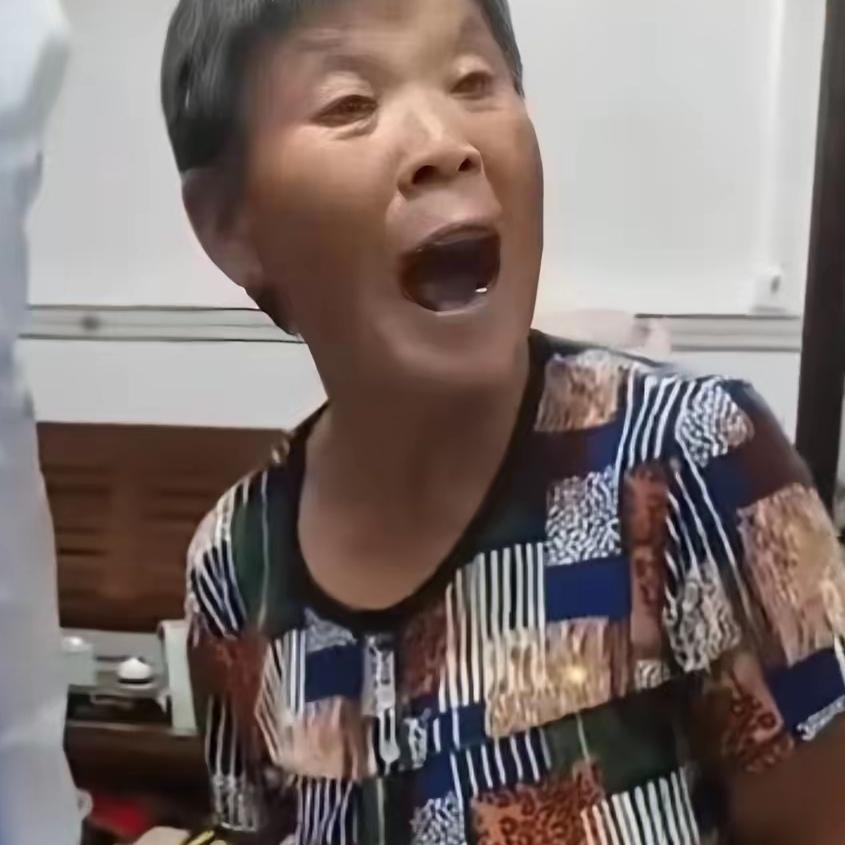 你能想象吗？就因为孙女一句“奶奶做的饭不好吃”，竟引发了一场家庭风波，还让孩子受