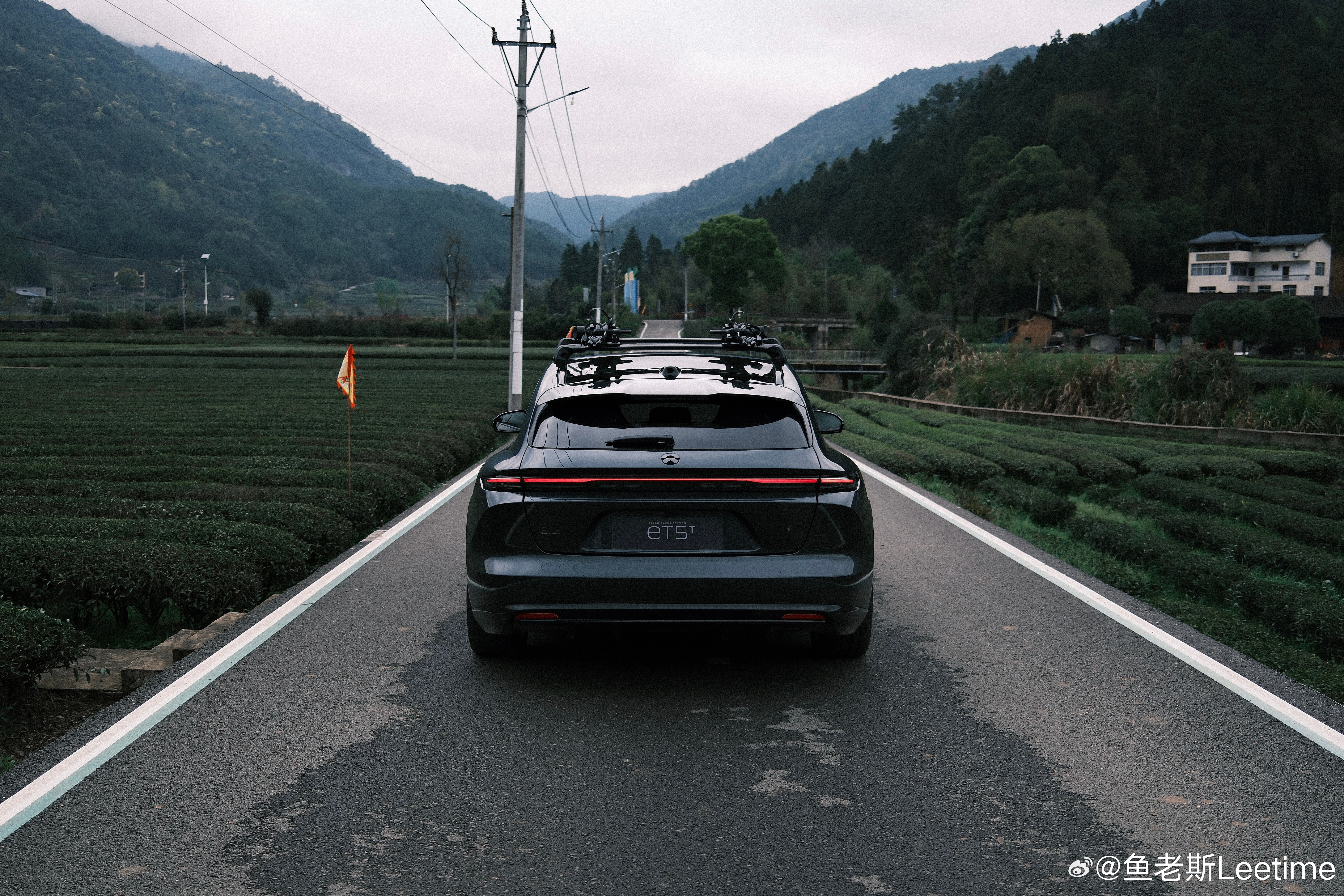 新能源汽车热度持续升温 我周围很多性能车玩家和日系油动死忠粉们也开始动摇了。性能