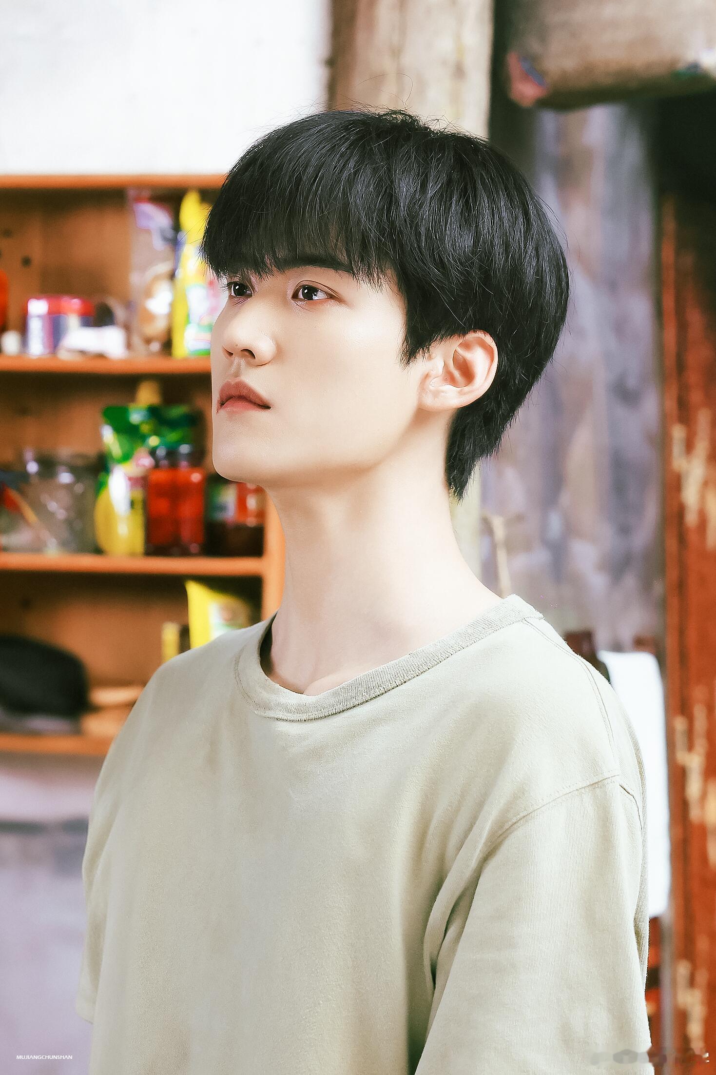 李雾没吃过的剩饭让周柯宇吃上了 本来以为是轻松的追剧日常，结果被周柯宇吃剩饭这段