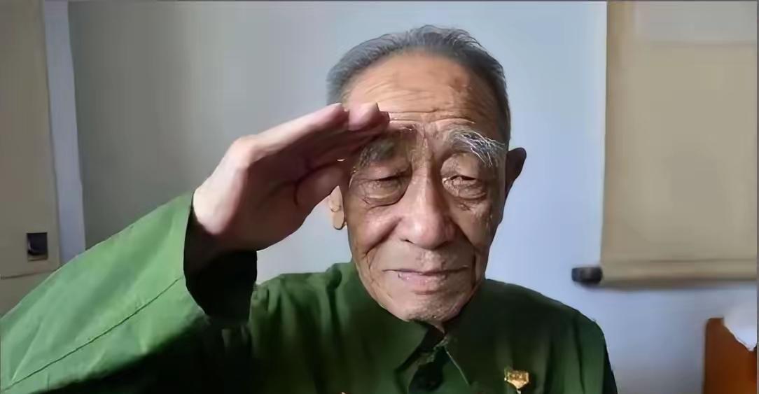 他是飞夺泸定的营长，却被当“汉奸”批斗二十年，杨得志登门见其惨状，当场写下一行字