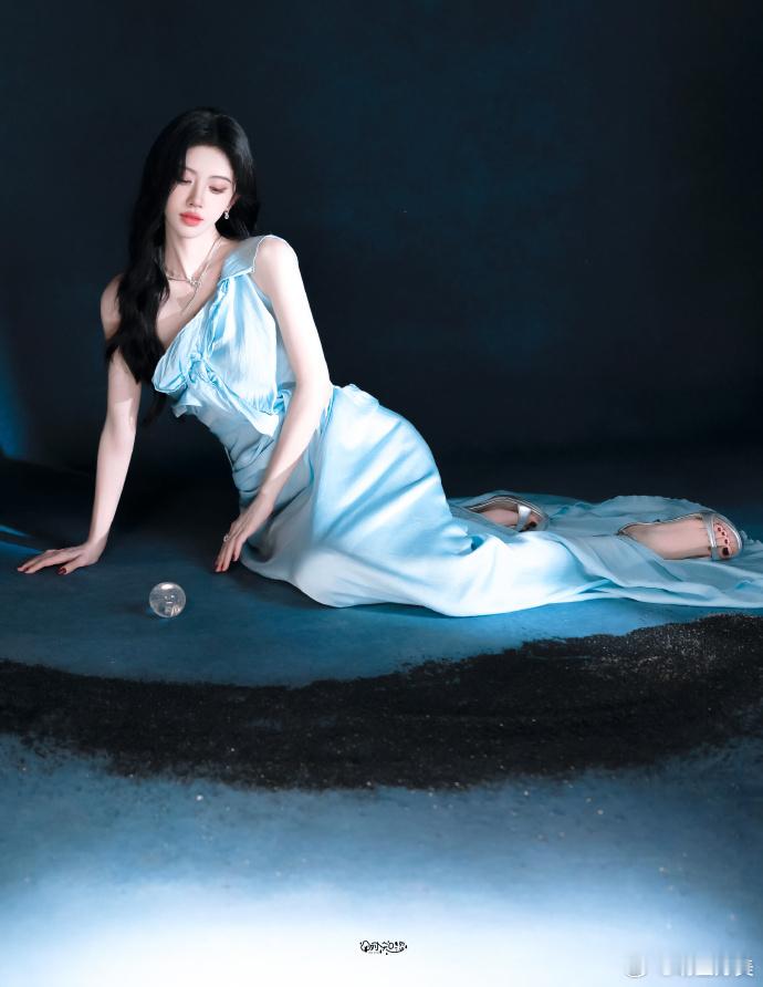 一克拉冰蓝🩵鞠婧祎2025最受年轻人喜爱女明星  美哒哒