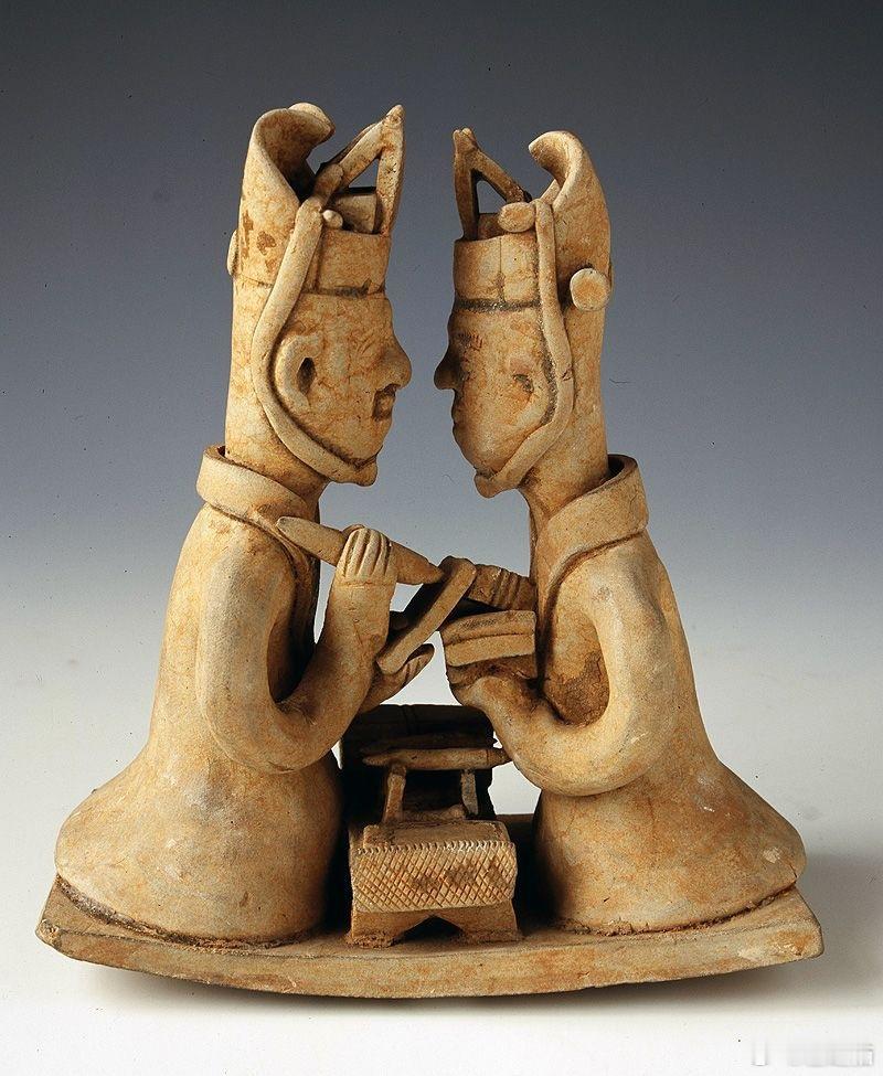 青瓷对书佣，1958年长沙金盆岭出土 ​​​