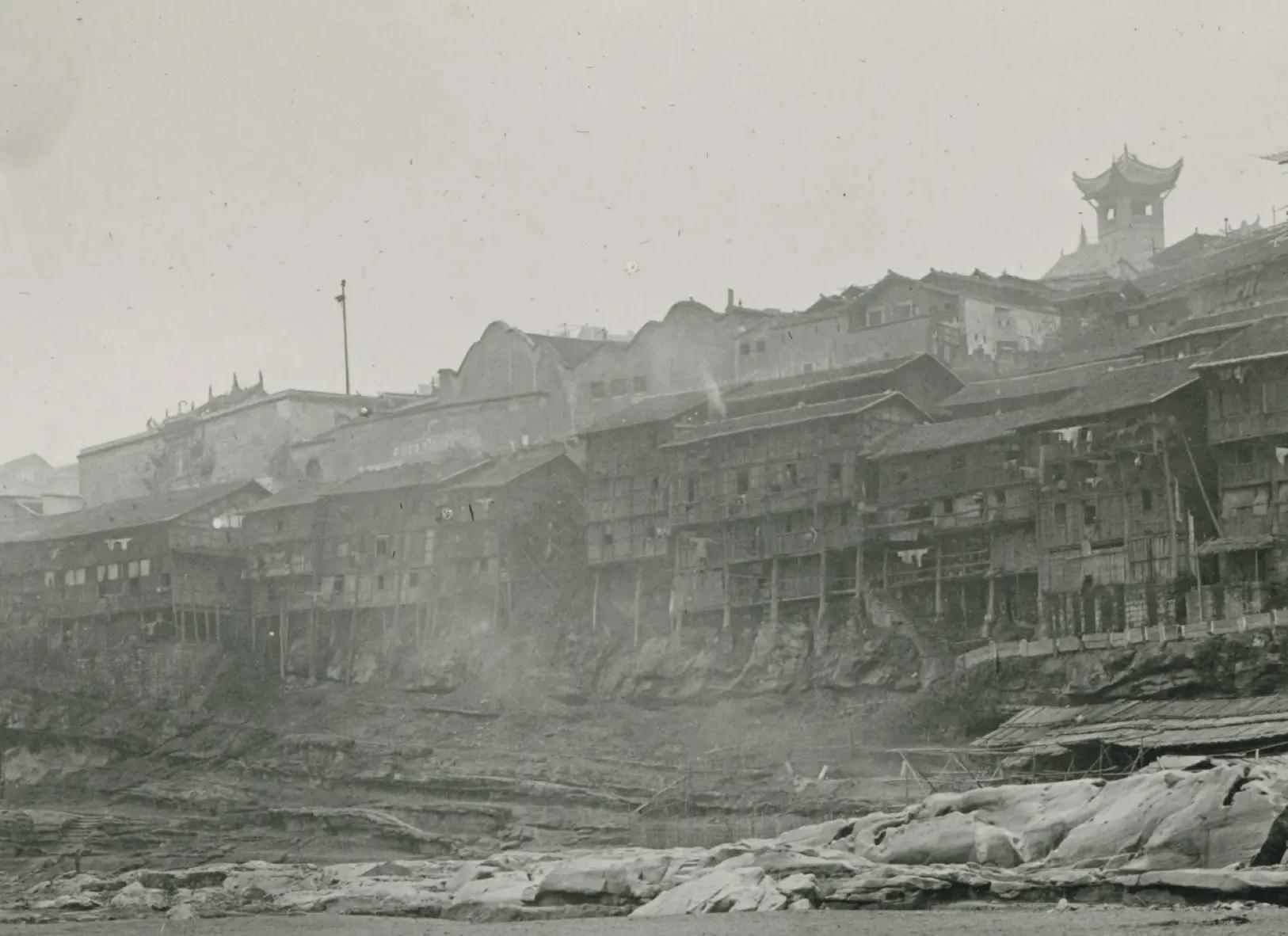 重庆老照片集锦。1909年张柏林之子罗林拍摄