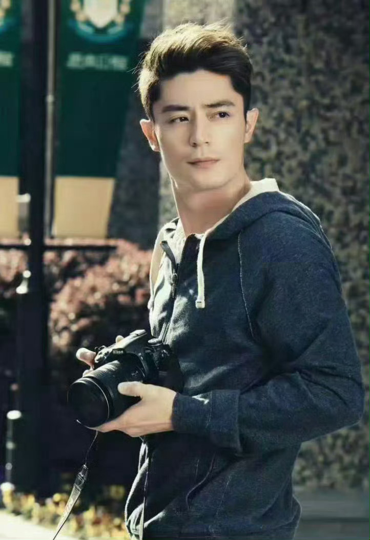 王菲曾找高人算过前世今生，她前世是任性而为的官宦家小姐，谢霆锋是将军，王菲因为一