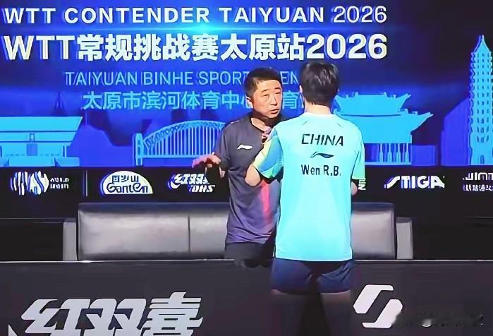 徐辉现在指导温瑞博的话曝光了，虽然话粗糙，但是很有效！
他说:
吉村真晴除了发球