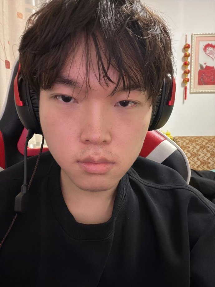 Bin哥用三张帅照祝各位情人节快乐！Bin晒侧脸照Bin晒情人节帅照 英雄联盟