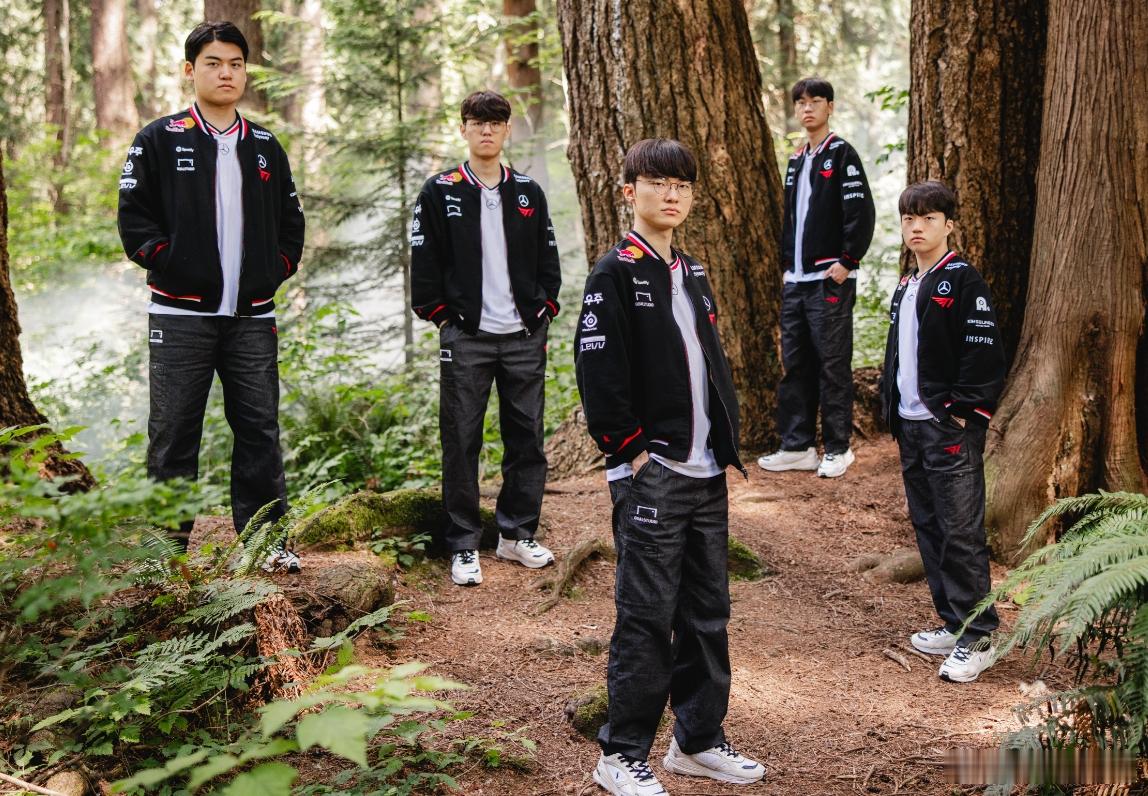 T1超话怒斥被拿下赛点：我看是T1想助力华语乐坛了 T1昏招频出Doggo女警五