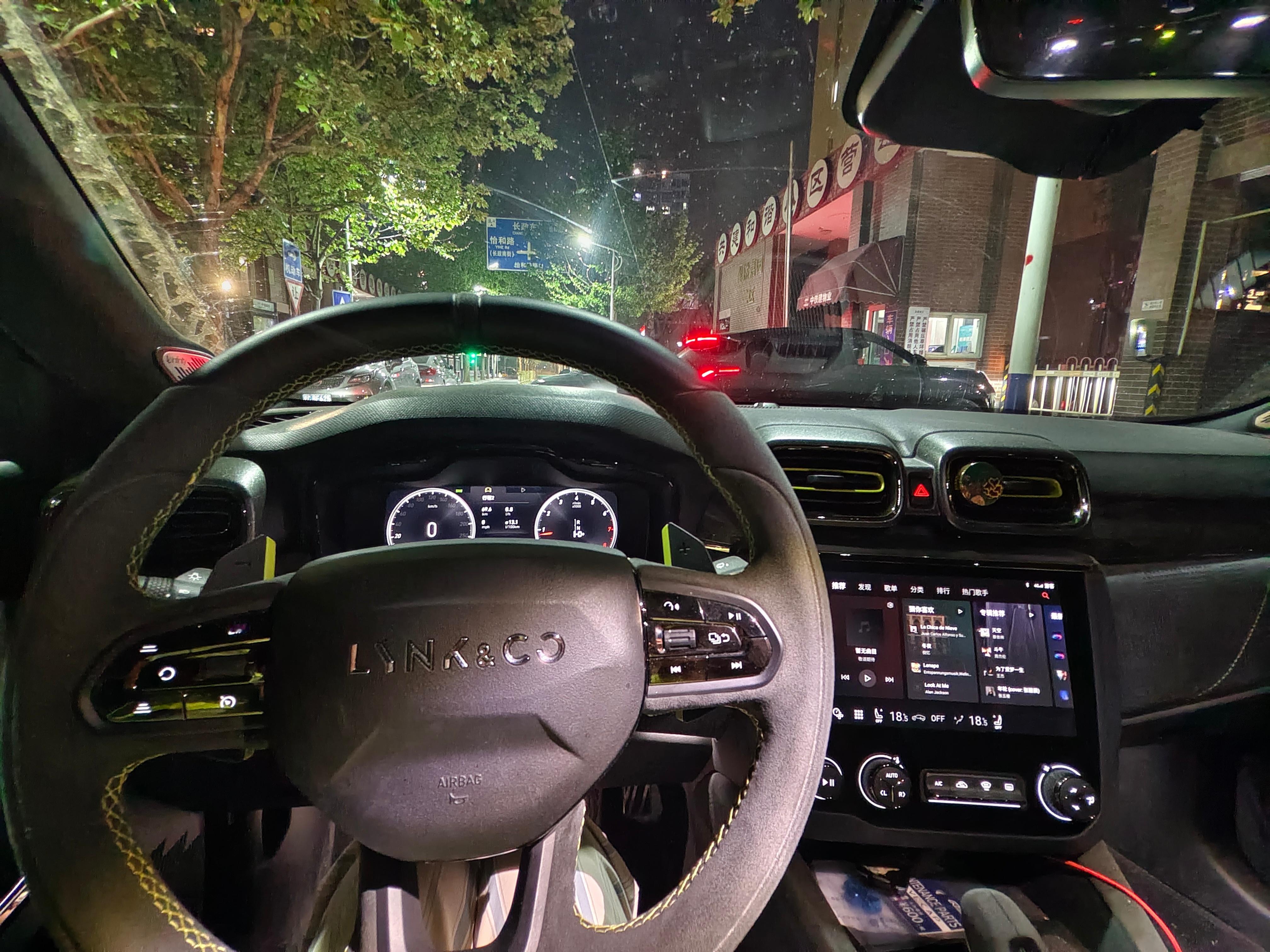 今天临时开了下03+（因为某些众所周知很丢人的原因）这车买回来我几乎没开过，但参