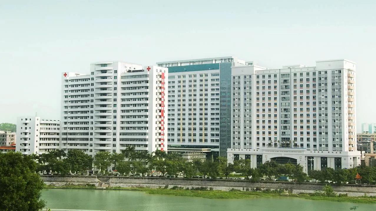 高州人民医院之所以在粤西出名是大病不用出县，也是广大医务人员医术精湛，让患者得到