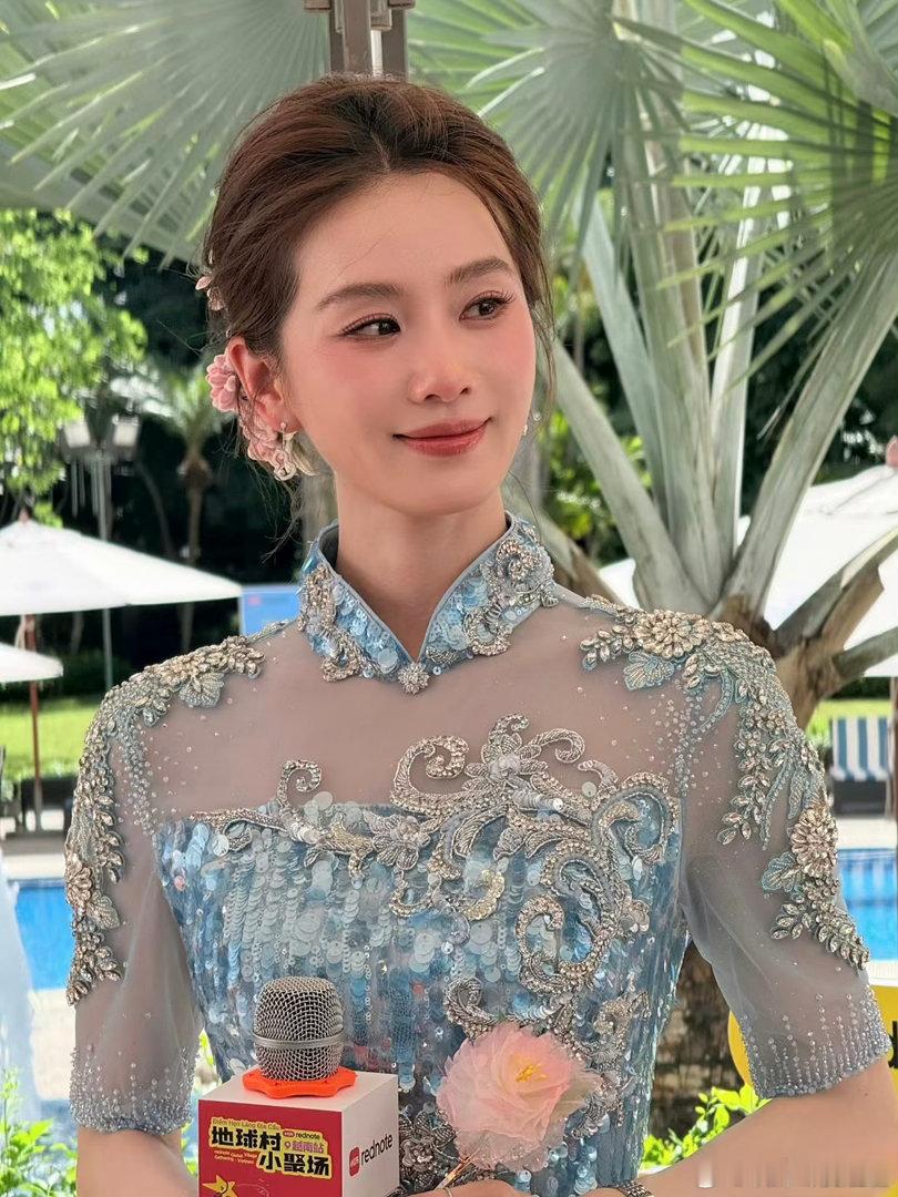 狗仔否认刘诗诗吴奇隆离婚曝刘诗诗昨晚回与吴奇隆爱巢曝刘诗诗昨晚回夫妻居所吃瓜路上