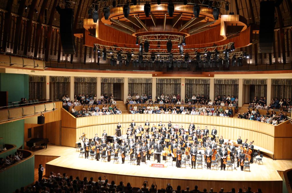 【上海交响乐团亚太巡演新加坡收官】
3月23日晚，上海交响乐团在新加坡滨海艺术中