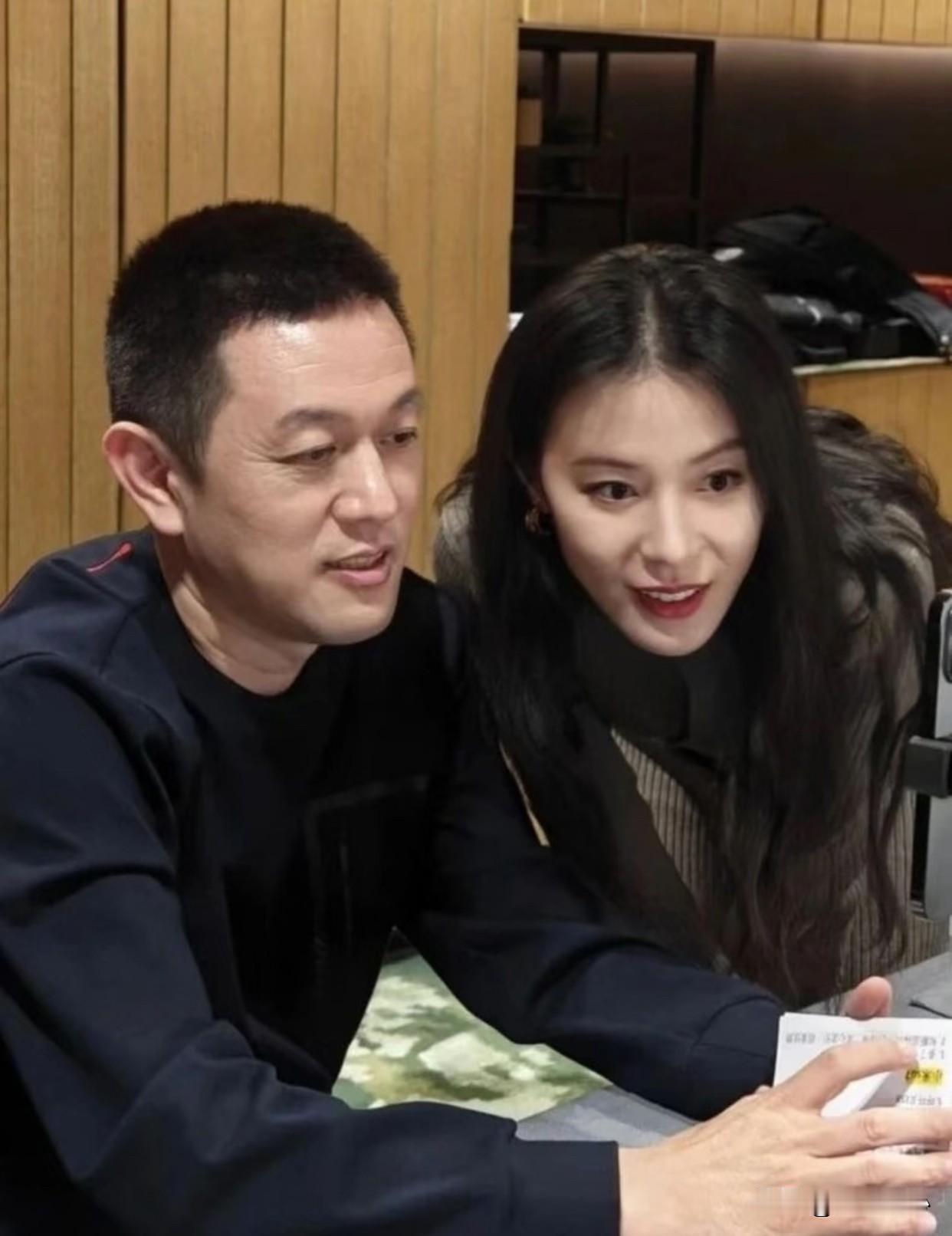 老婆：老公你看涨了这么多呀！
李斌：这么硬核的公司必须涨起来
老婆：咱这次投资长