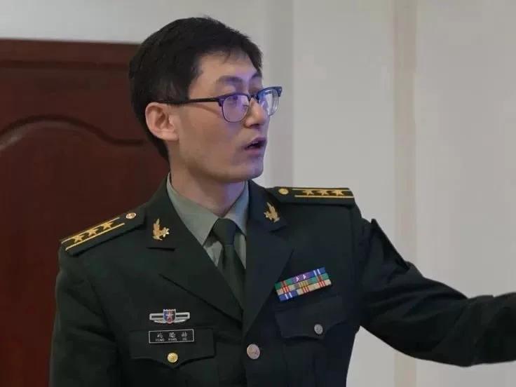 最近我国军事AI指挥控制领域，著名的青年科学家冯旸赫，在执行重大任务途中因车祸不