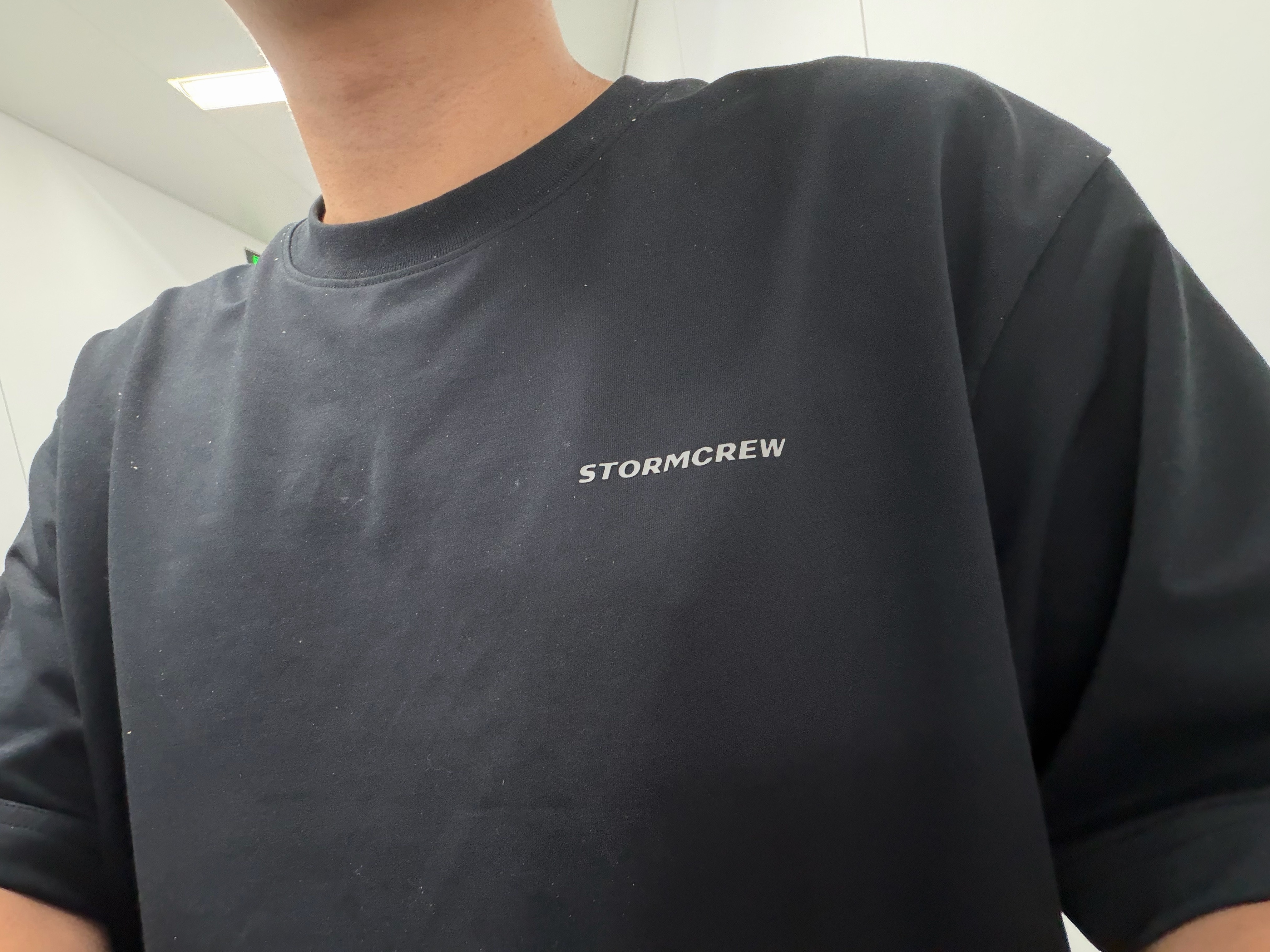 买了一件影视飓风的夏季速干短袖，感觉真得挺好的。两天没换衣服，中间骑车出了汗很快