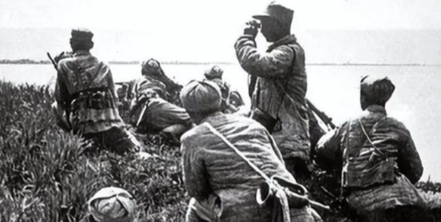 1947年，陈毅下令护送2500干部南返，副司令员却以妻女生病为由请假回家，半个