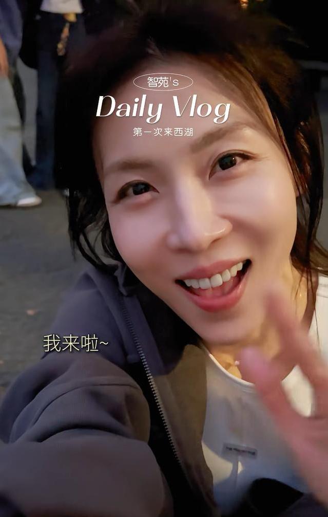 47岁影后夜跑无人识，这哪是过气，这分明是“降维打击”

47岁，韩国影后，西湖