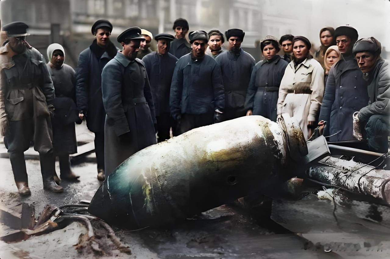 1942年的春天，正值第二次世界大战烽火连天的时期，列宁格勒这座城市深陷德军的重