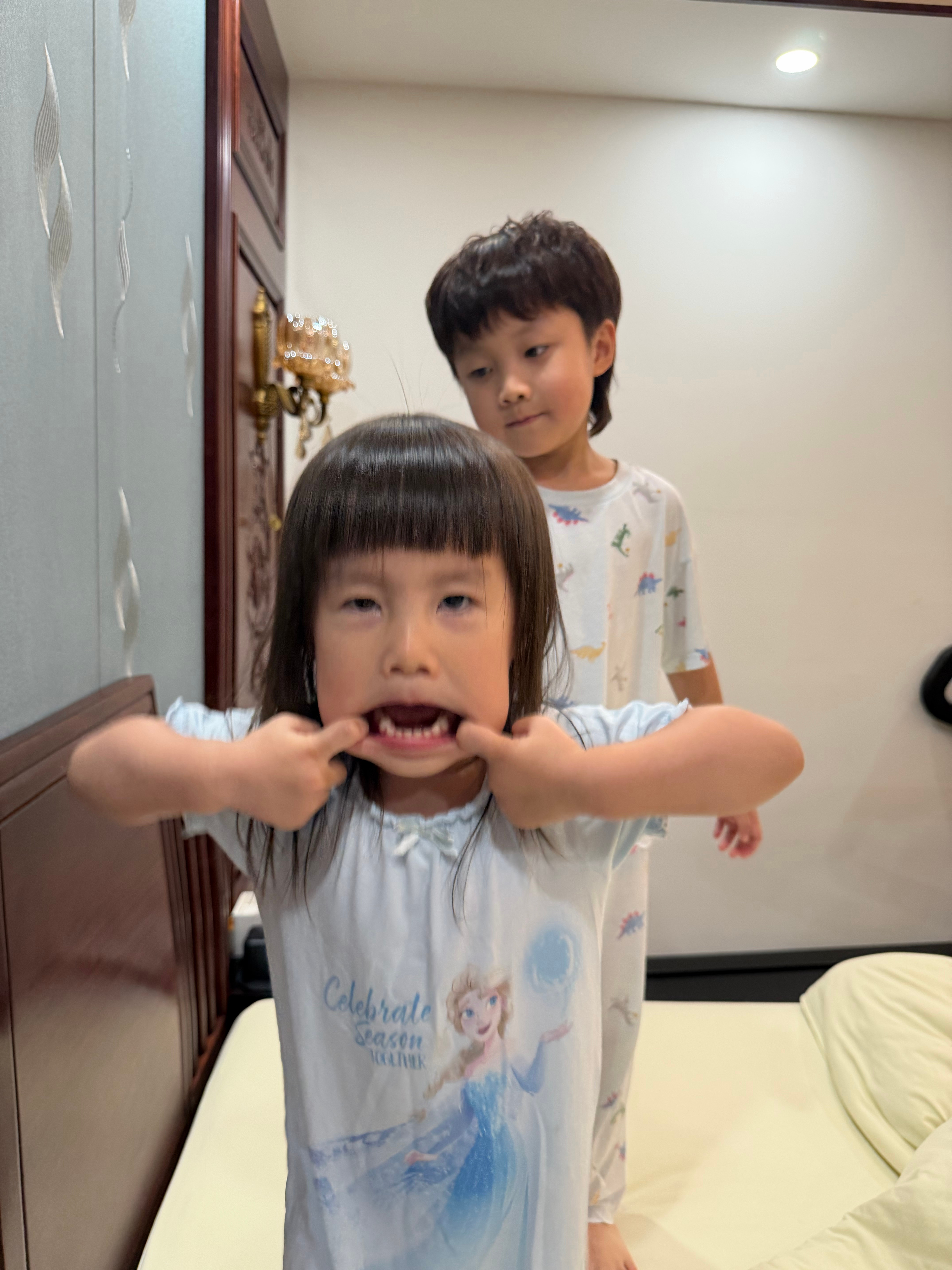 看谁回来了 