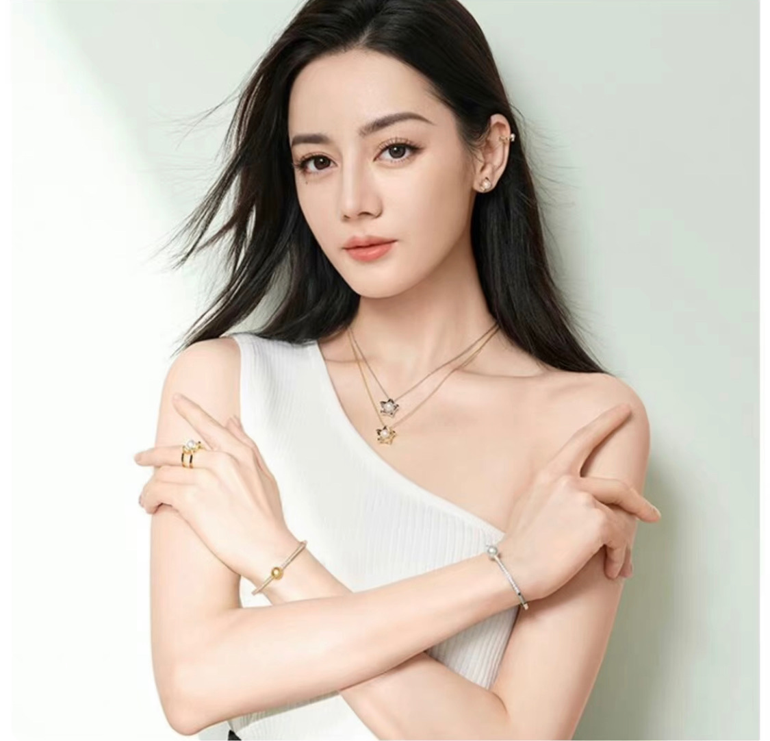 迪丽热巴益起来dlrb迪丽热巴正能量 昨天再好，也走不回去，明天再难，也要抬脚继