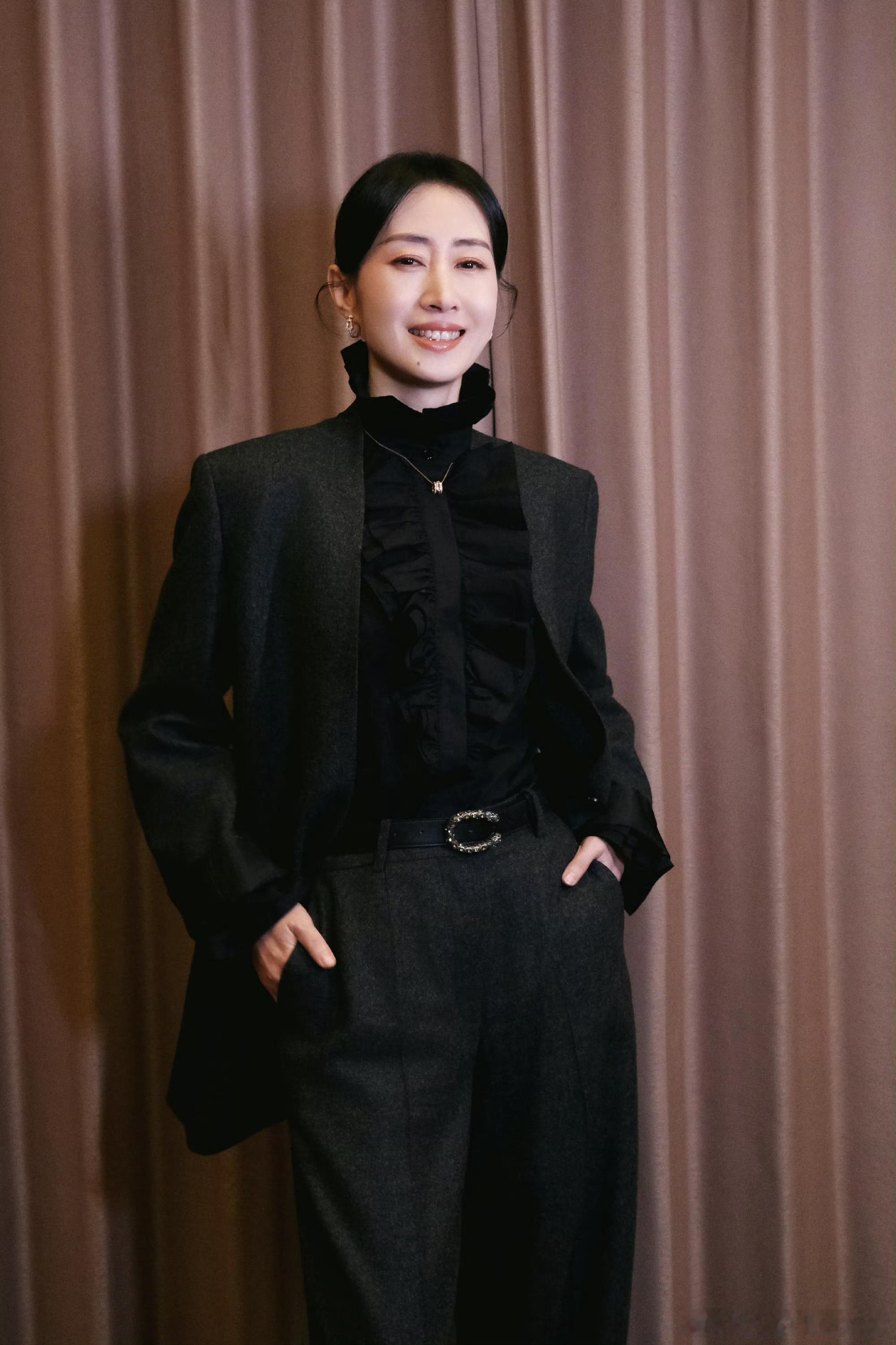 刘敏涛闷声干大事 被刘敏涛的低调实力折服！斩获话剧界最高荣誉文华表演奖，在影视和