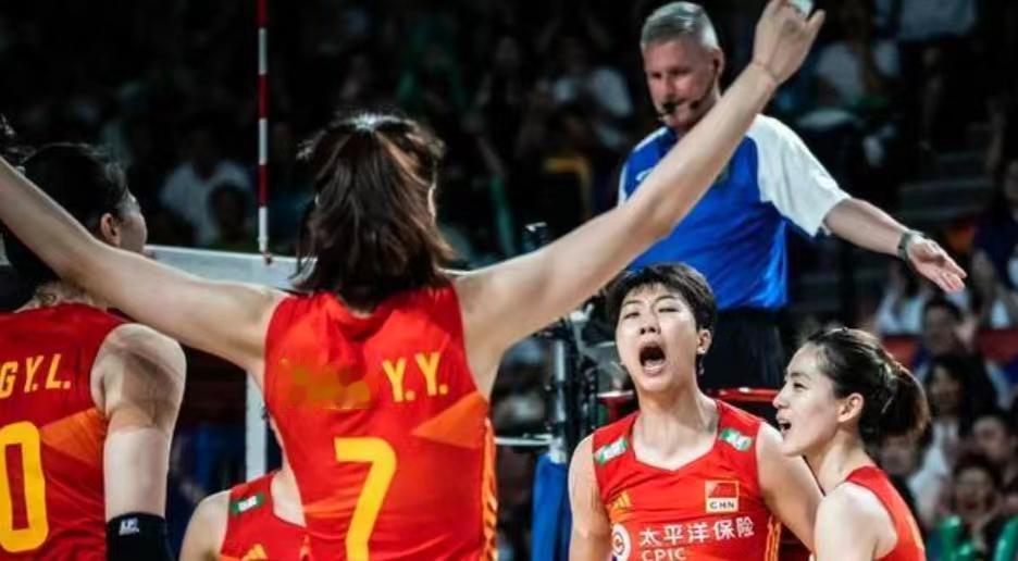 中国女排0：3意大利，有四个人表示不甘心：
 
1、李盈莹不甘心，打泰国是中国队