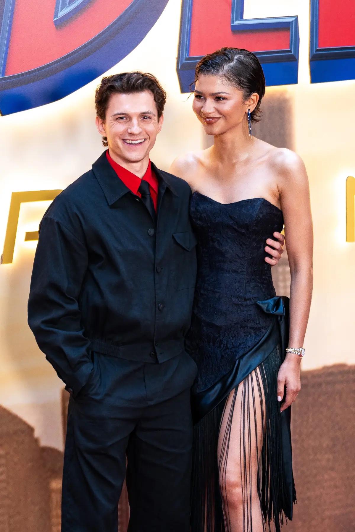赞达亚Zendaya和荷兰弟汤姆.霍兰德Tom Holland自引发结婚传闻以来