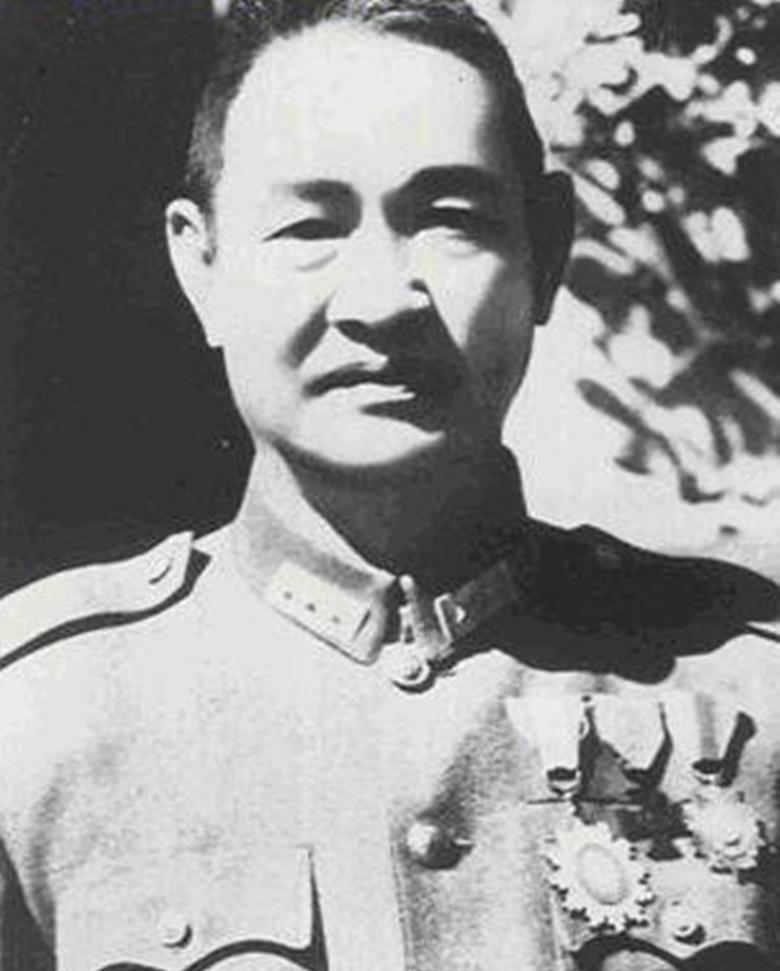 1949年毛主席陪同程潜参观天坛时感叹：我们应当脱帽并向人民群众深深三鞠躬！
1
