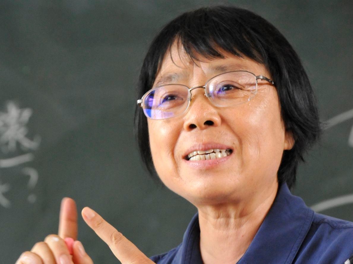 女中校长，张桂梅说，高考，谁不紧张啊，我高考的时候，也特别紧张，那个时候，考卷上