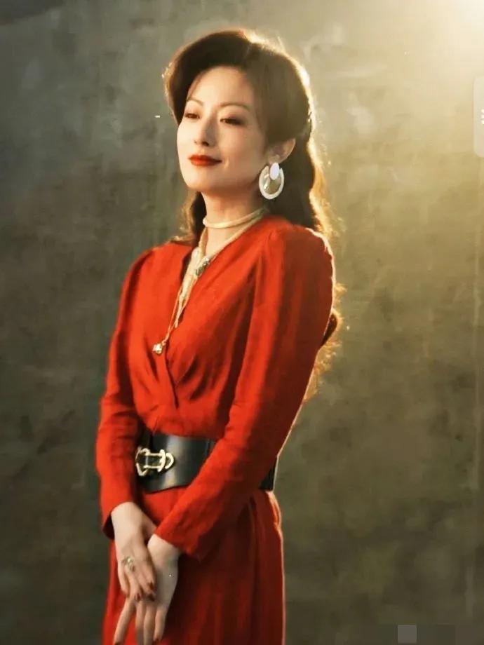 她出道22年不温不火，却也没有任何绯闻，被称为娱乐圈的一股清流，40岁依旧单身，