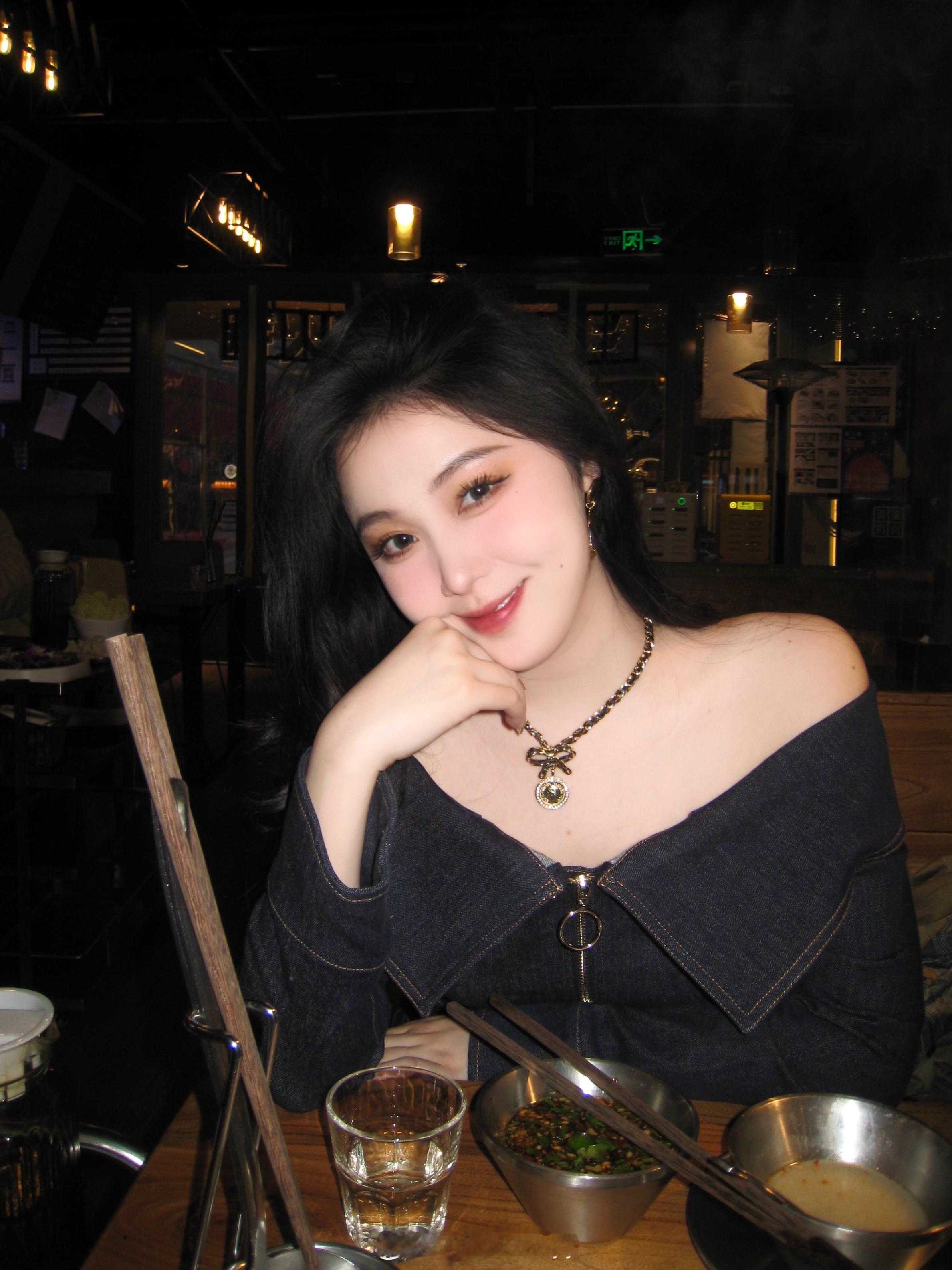 请吃饭滴漂亮姐姐 ​​​