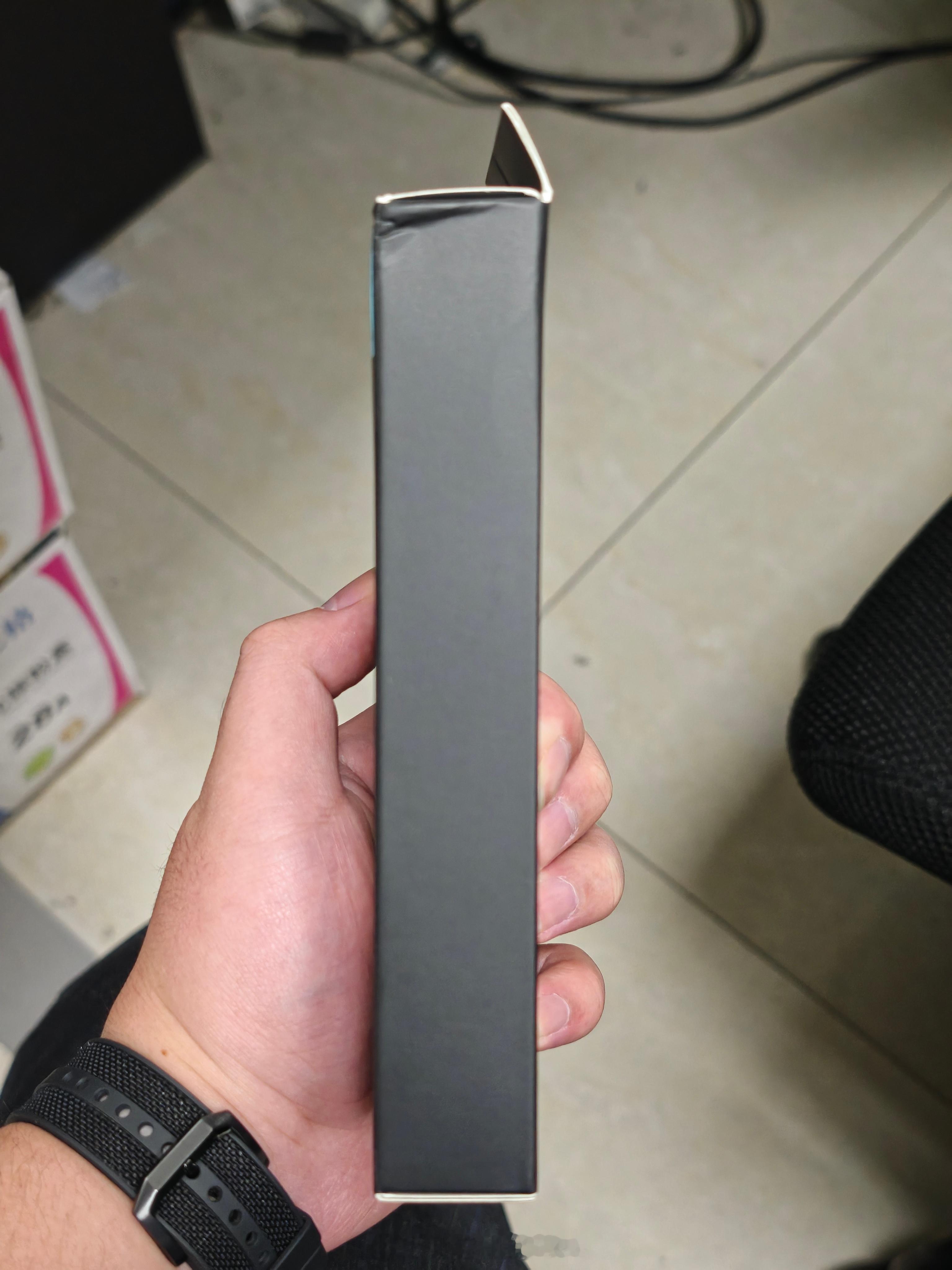 woc，盒子这么薄大家猜猜这是个啥[笑而不语] ​​​