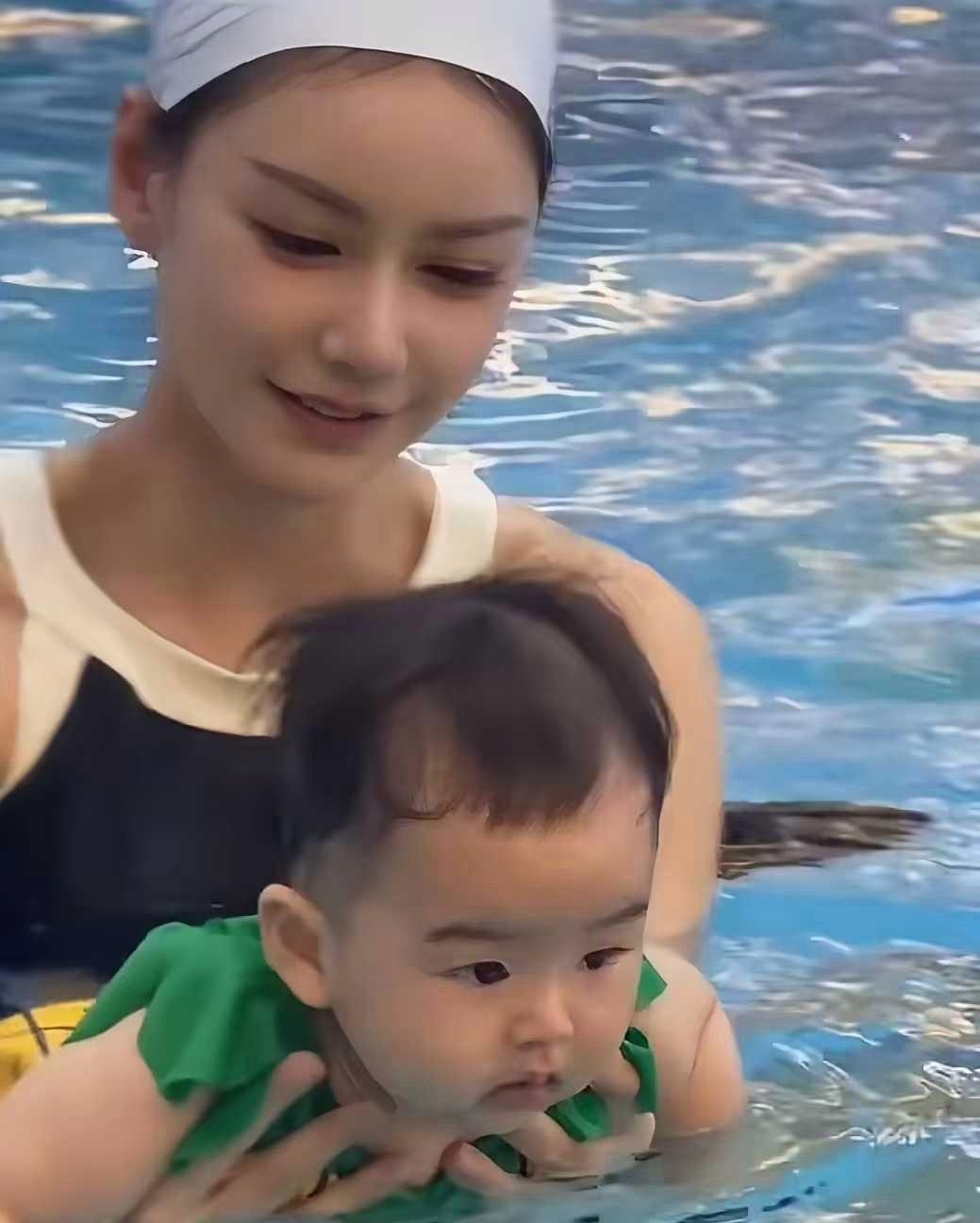 马筱梅就是大气，有远见，从怀孕到如今都在大大方方的展示自己的生活，带着孩子去游泳