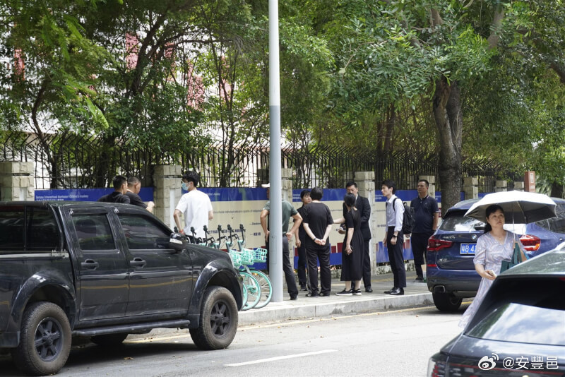 一名就讀深圳日本人學校的男童，在18日上學途中遭到一名44歲的中國男子刺傷，男童
